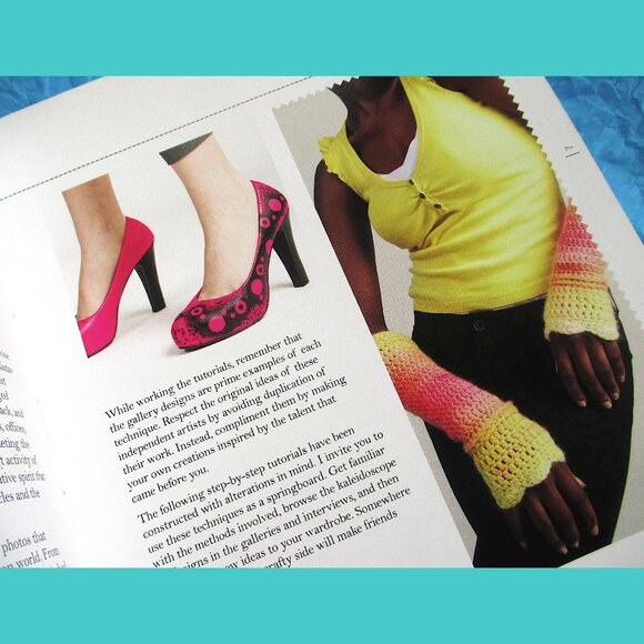 Book - Customize Your Clothes: A Head-to-Toe Guide..., by Rain Blanken - Picture 3 of 13